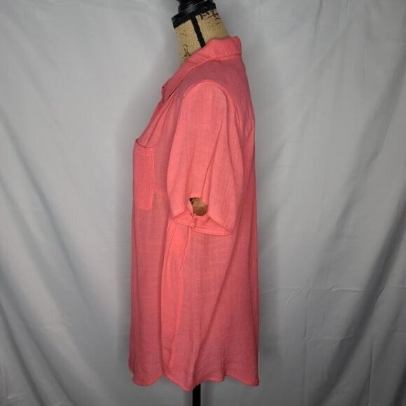 Torrid Lindsay Crochet Inset Button Down Shirt in Coral Torrid size 2 - Picture 2 of 10